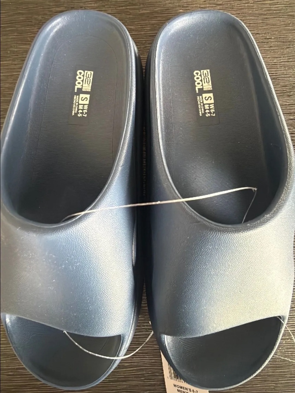 32 Degrees Unisex Cushion Slides Size Small  (w 6-7 / m 4-5) - Picture 5 of 5